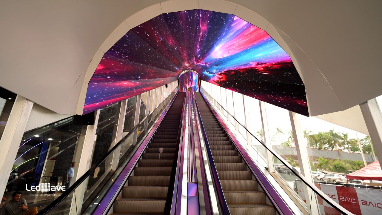 O erro nº 1 de quem compra painel de LED (e como a LedWave resolve isso)